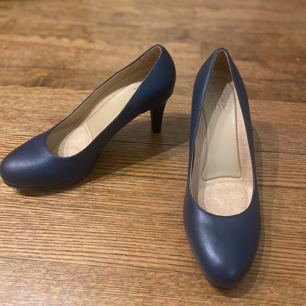 Naturalizer Michelle Blue Leather Pumps